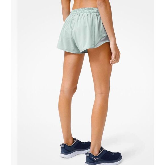 LULULEMON HOTTY HOT LR SHORTS II 2.5" HAZY JADE SIZE 4 new w tag - Picture 1 of 5